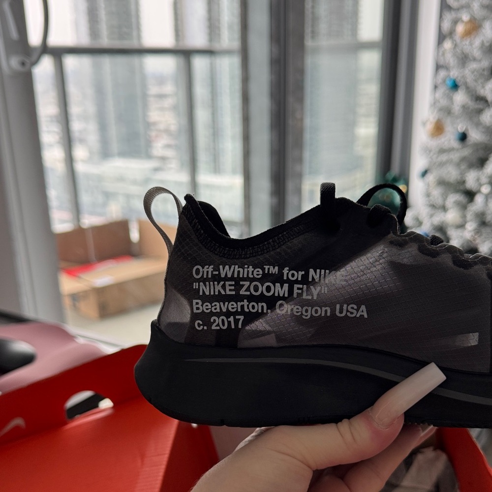 Nike Black and Gray Zoom Fly Shoes - Picture 4 of 16